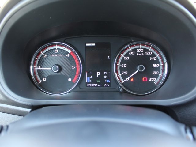 MITSUBISHI L200 usata, con Sedile posteriore sdoppiato