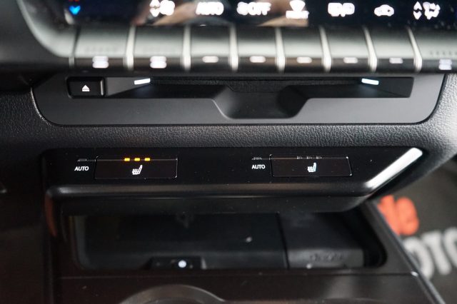 LEXUS UX 250h usata, con Sistema di navigazione