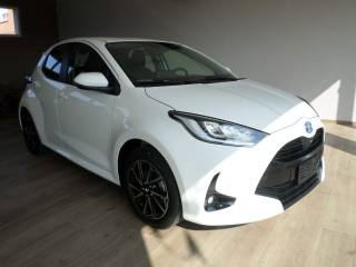 TOYOTA Yaris usata, con Alzacristalli elettrici