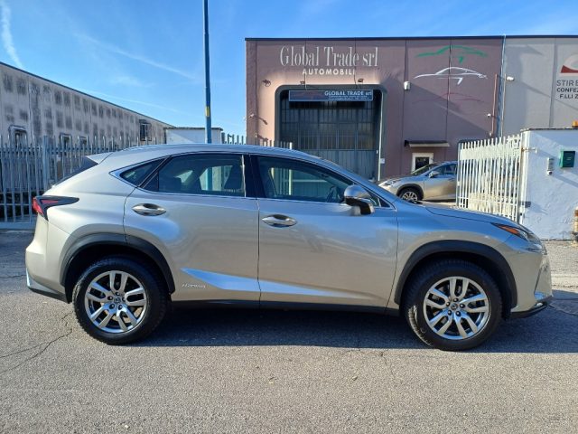 LEXUS NX 300 usata, con Autoradio