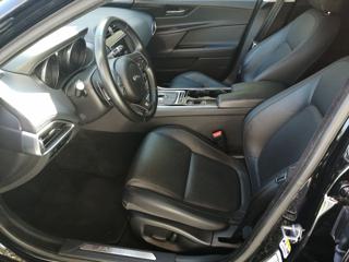 JAGUAR XE usata, con Boardcomputer