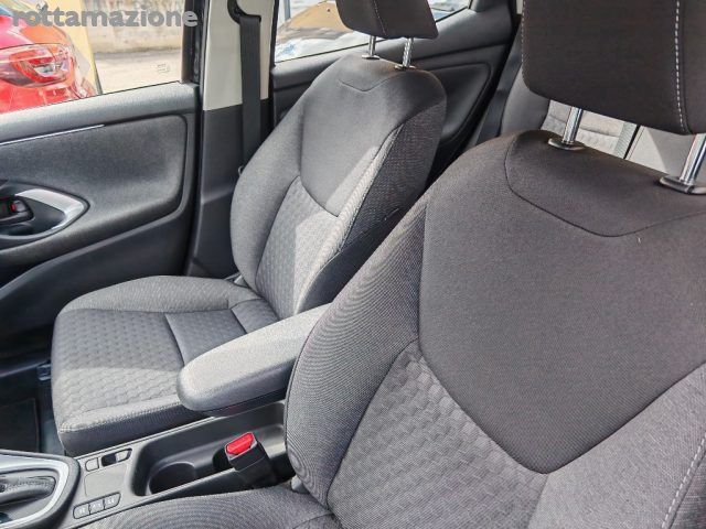 TOYOTA Yaris usata, con Sistema di navigazione