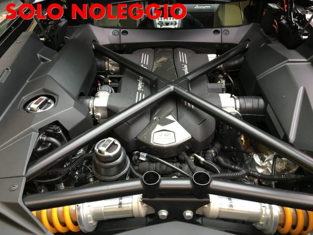 LAMBORGHINI Aventador usata, con Autoradio