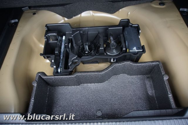 PEUGEOT 2008 usata, con Sedile posteriore sdoppiato