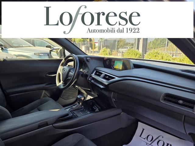 LEXUS UX 250h usata, con Cerchi in lega