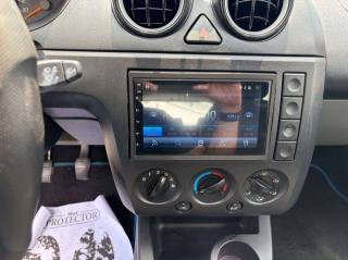 FORD Fiesta usata, con Bluetooth