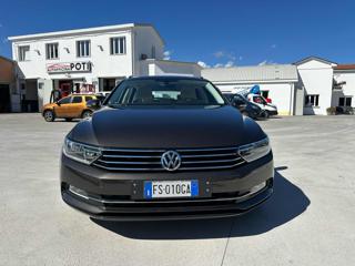 VOLKSWAGEN Passat Variant usata, con Airbag