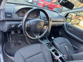 MERCEDES-BENZ A 160 usata, con Controllo automatico clima
