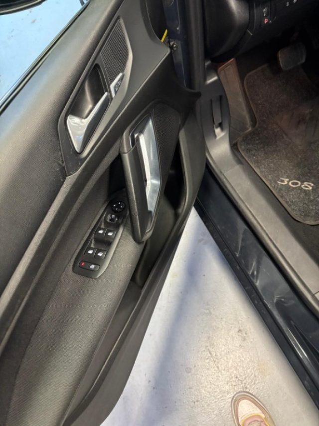 PEUGEOT 308 usata, con Chiusura centralizzata