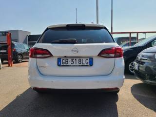 OPEL Astra usata, con Frenata d