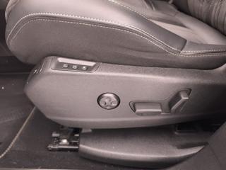 PEUGEOT 5008 usata, con Volante in pelle