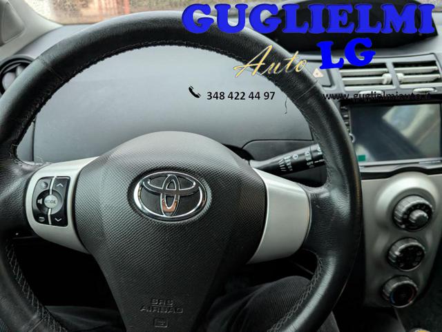 TOYOTA Yaris usata, con Specchietti laterali elettrici