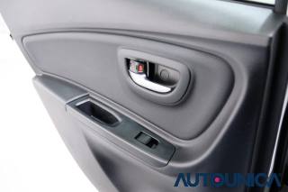 TOYOTA Yaris usata 38