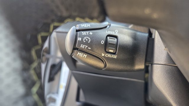 PEUGEOT 2008 usata, con Sedili sportivi