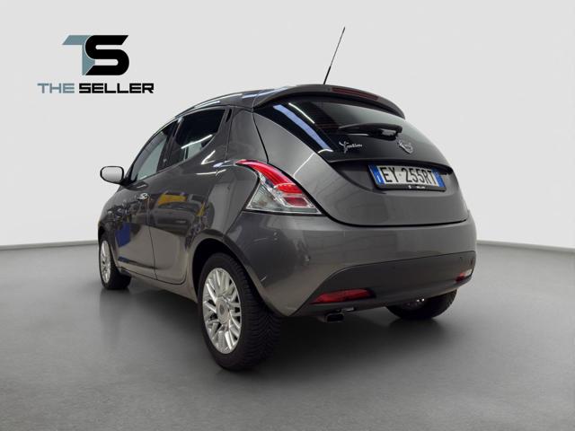 LANCIA Ypsilon usata, con Autoradio