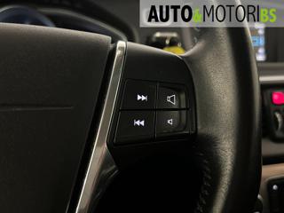 VOLVO V40 Cross Country usata, con Park Distance Control