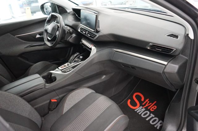 PEUGEOT 5008 usata, con Hill holder