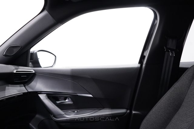 PEUGEOT 2008 usata, con Sensori di parcheggio posteriori