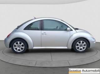 VOLKSWAGEN New Beetle usata, con Autoradio
