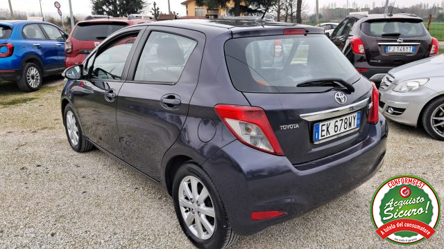 TOYOTA Yaris usata, con Airbag