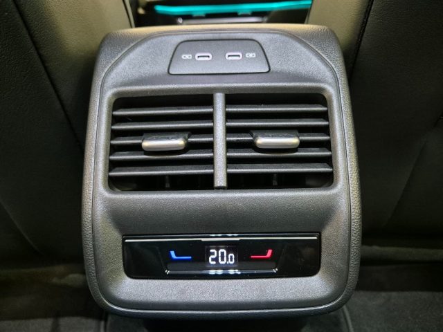 VOLKSWAGEN Passat usata, con Specchietti laterali elettrici