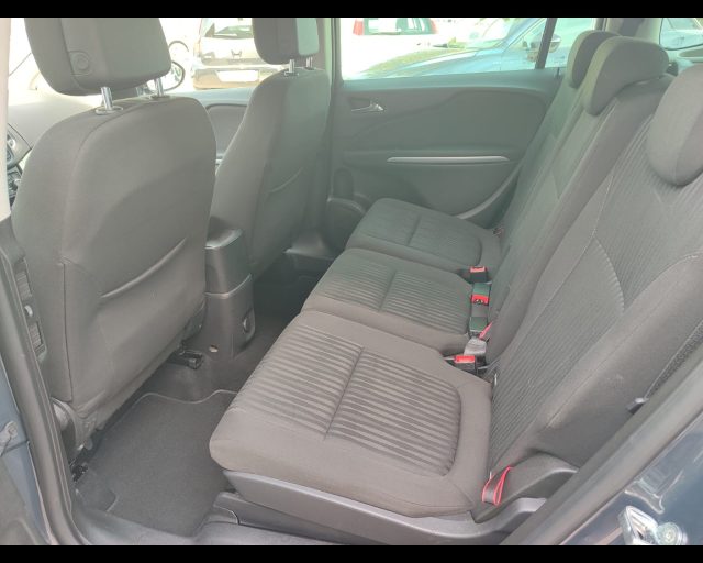 OPEL Zafira Tourer usata, con Sedile posteriore sdoppiato