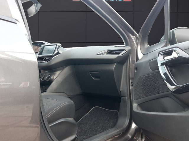 PEUGEOT 208 usata, con Luci diurne LED