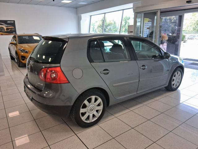 VOLKSWAGEN Golf usata, con Autoradio