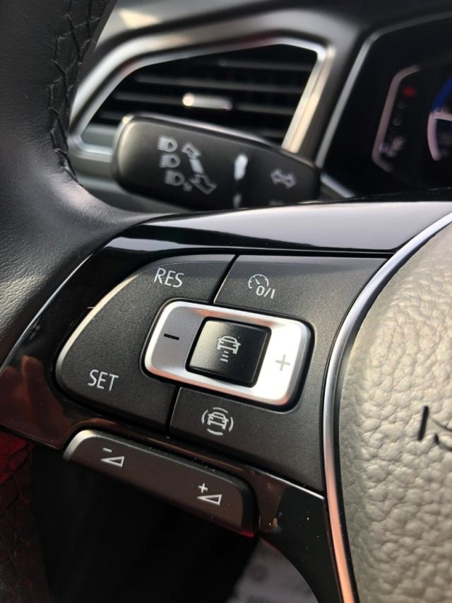 VOLKSWAGEN T-Roc usata, con Servosterzo