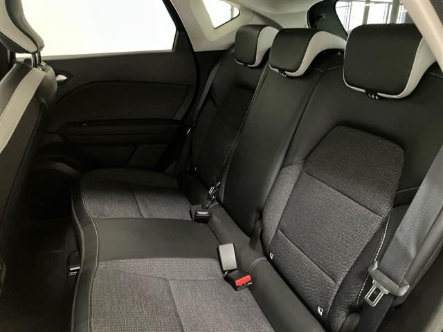 RENAULT Captur usata, con Volante in pelle