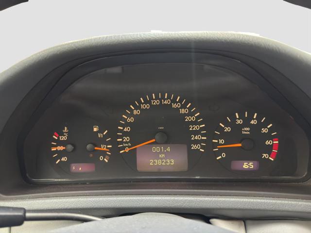 MERCEDES-BENZ CLK 200 usata, con Fendinebbia