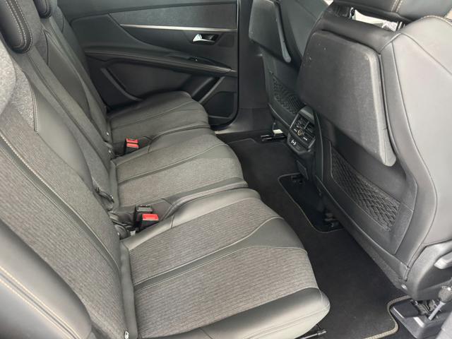 PEUGEOT 5008 usata, con Volante in pelle