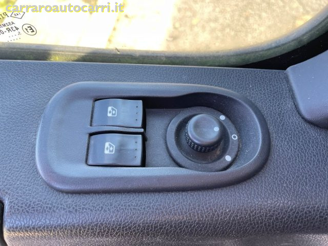 NISSAN NV400 usata, con Vivavoce