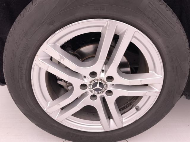 MERCEDES-BENZ GLB 180 usata, con Portellone posteriore elettrico