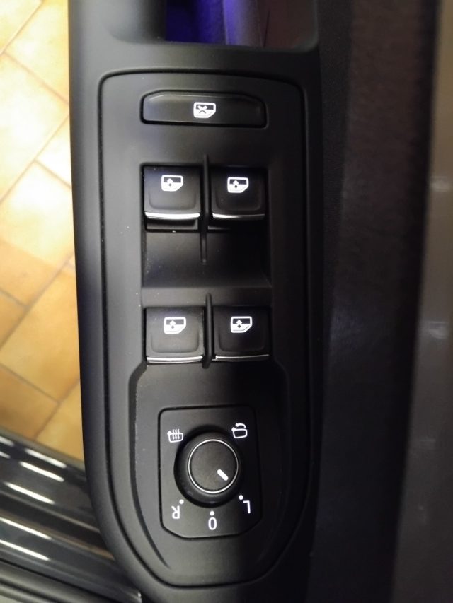 VOLKSWAGEN Golf usata, con Bracciolo