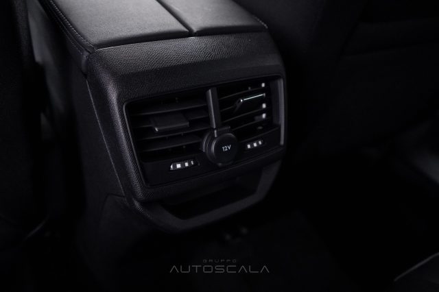 PEUGEOT 3008 usata, con Telecamera per parcheggio assistito