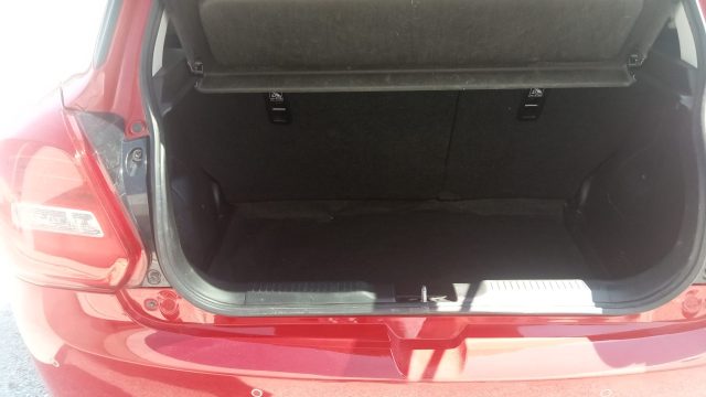 SUZUKI Swift usata, con Sensori di parcheggio posteriori