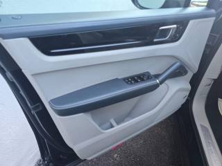 PORSCHE Cayenne usata, con Sistema di navigazione