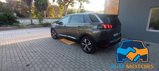 PEUGEOT 5008 usata, con Autoradio