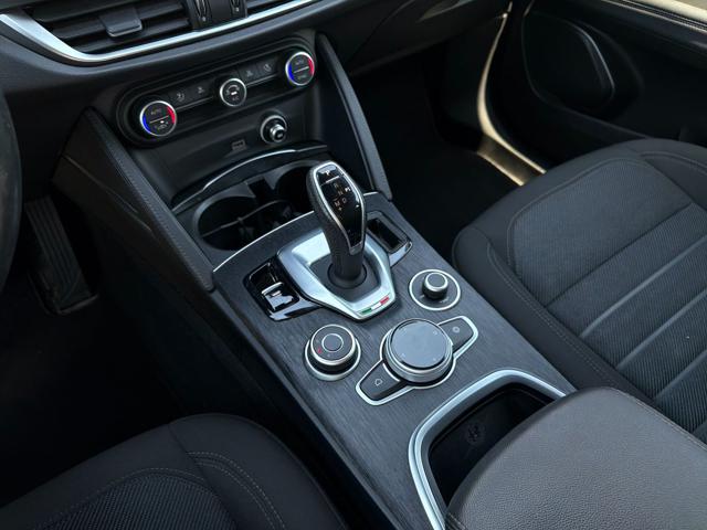 ALFA ROMEO Stelvio usata, con Controllo automatico clima