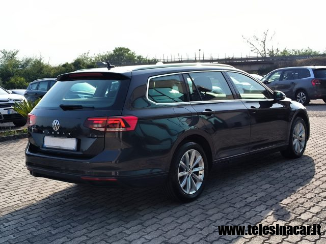 VOLKSWAGEN Passat Variant usata, con Cerchi in lega