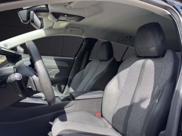 PEUGEOT 408 usata, con USB