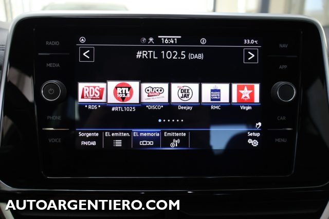 VOLKSWAGEN T-Roc usata, con USB