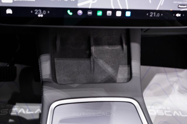 TESLA Model Y usata, con USB
