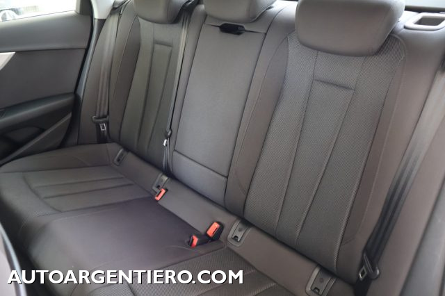 AUDI A4 usata, con Autoradio digitale