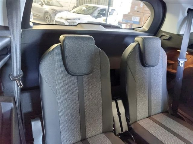PEUGEOT 5008 usata, con Servosterzo
