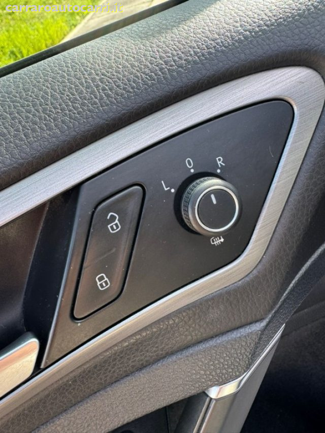 VOLKSWAGEN Golf usata, con Interni in pelle