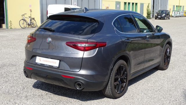 ALFA ROMEO Stelvio usata, con Controllo automatico clima