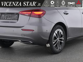 MERCEDES-BENZ A 180 usata, con Controllo automatico clima