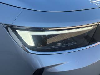 OPEL Astra usata, con Fari LED